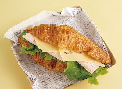 モルタデッラとエメンタールのサンド