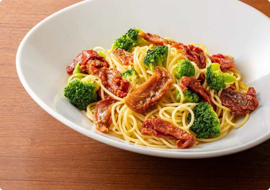 セミドライトマトとツナのトマトソースパスタ
